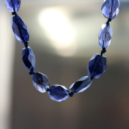 iolite_necklace_gemstone